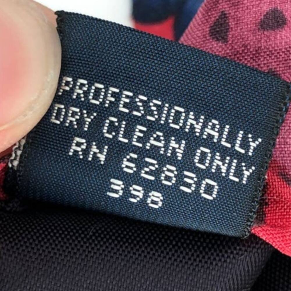 Vintage Lands' End Red Fruit Watermelon Pear Blueberries USA Made Silk Neck Tie - Picture 5 of 7